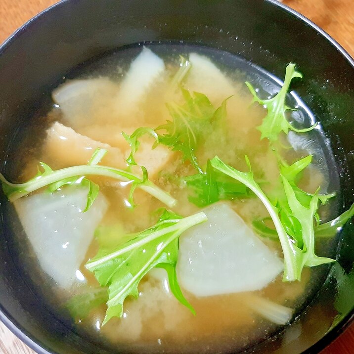 大根と水菜と油揚げのお味噌汁